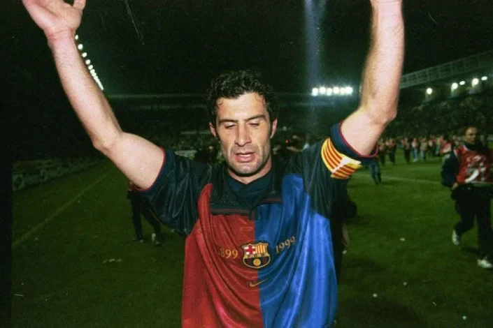 والد هالاند ينفي.. لكن فيغو قالها قبله وانتهى في ريال مدريد!