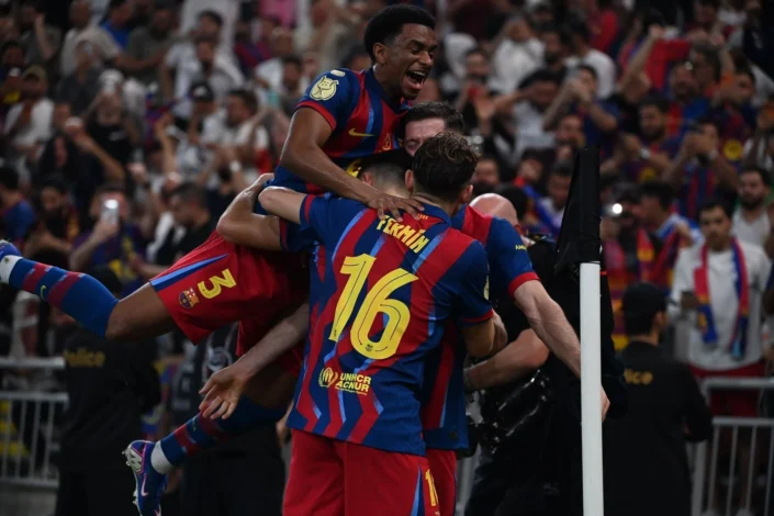 برشلونة يفتح الباب لرحيل بالدي... واسم مفاجئ يظهر على الطاولة