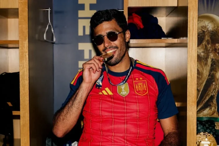 رودري يؤجل حسم مستقبله.. وريال مدريد يترقب