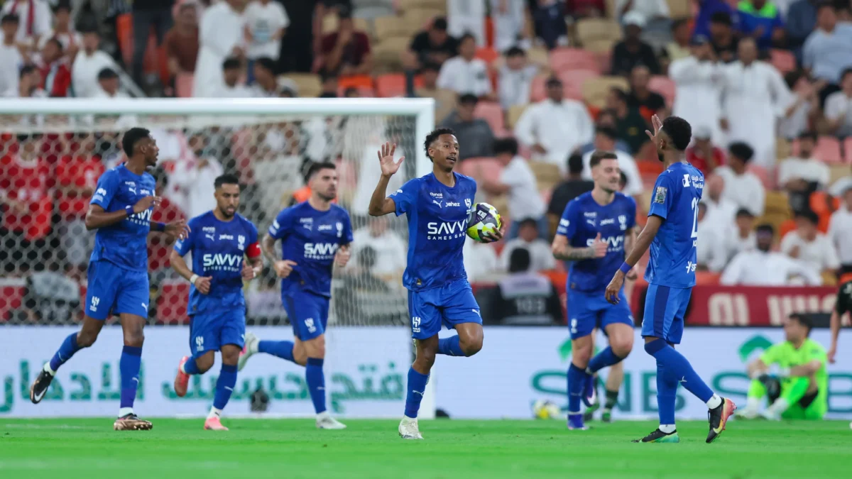 الهلال يقترب من إنجاز تاريخي في دوري روشن
