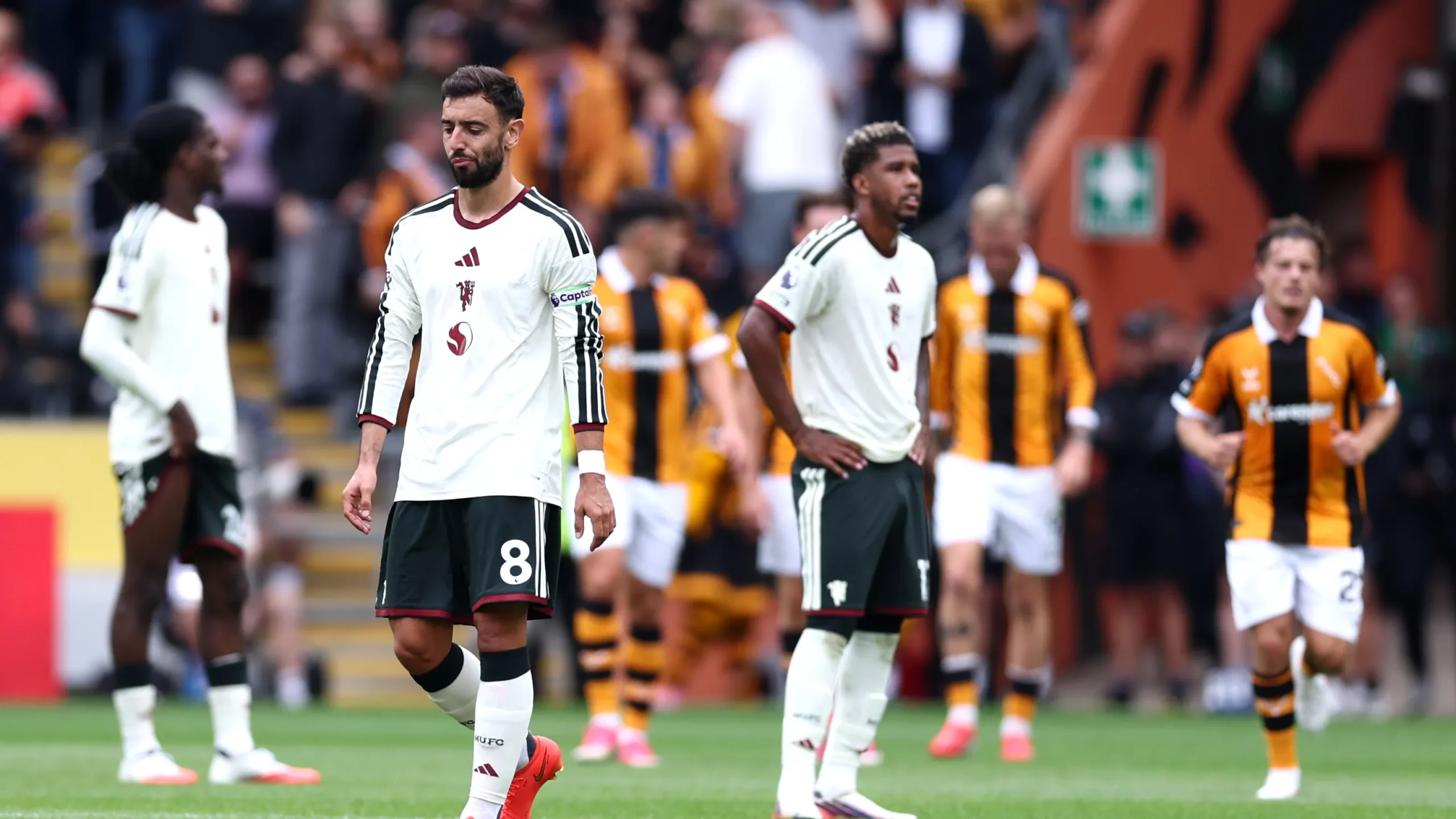 سقوط تاريخي لمانشستر يونايتد في افتتاح الدوري الإنجليزي