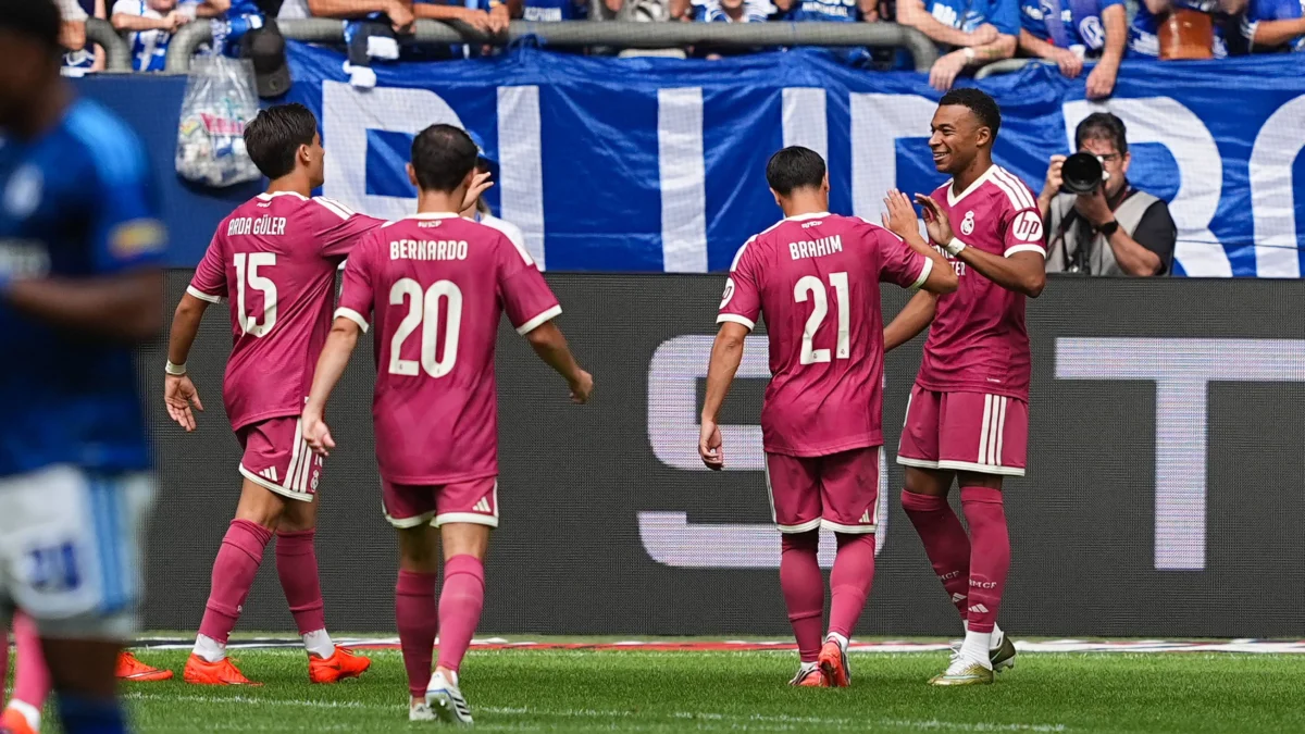 ريال مدريد يكتسح شالكه بثلاثية نظيفة