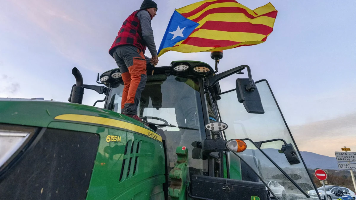 نجم برشلونة يخرج عن صمته بعد واقعة إلتشي