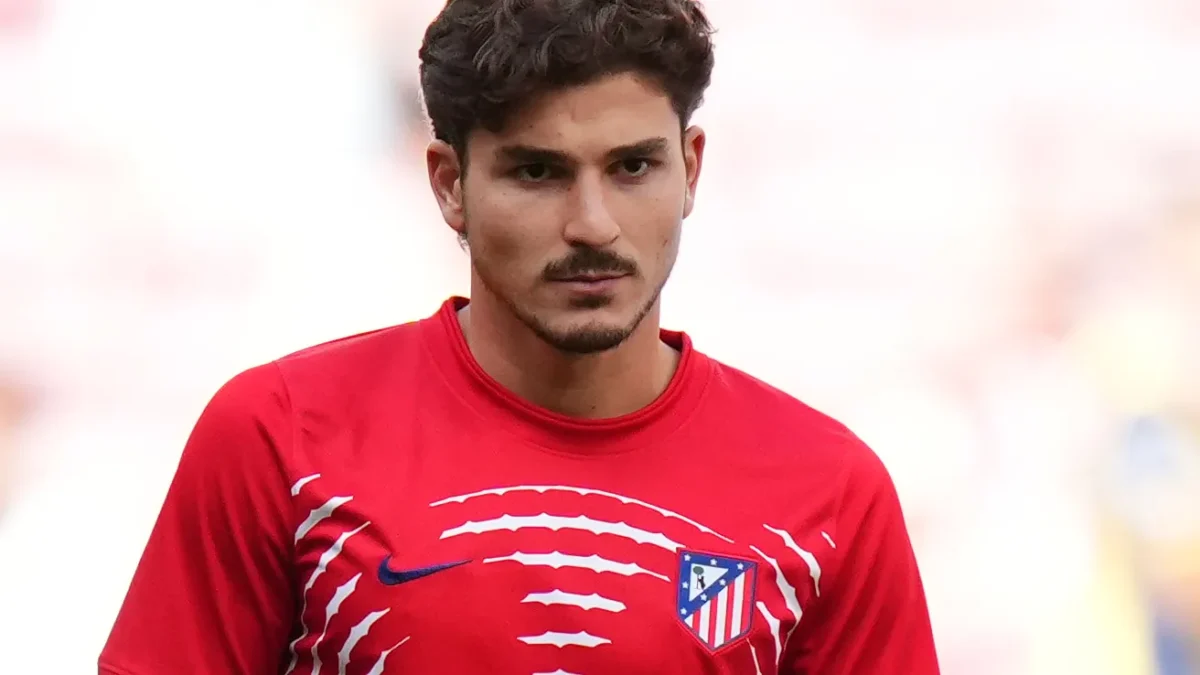 رئيس أتلتيكو مدريد يحسم مستقبل ألفاريز ويهاجم برشلونة
