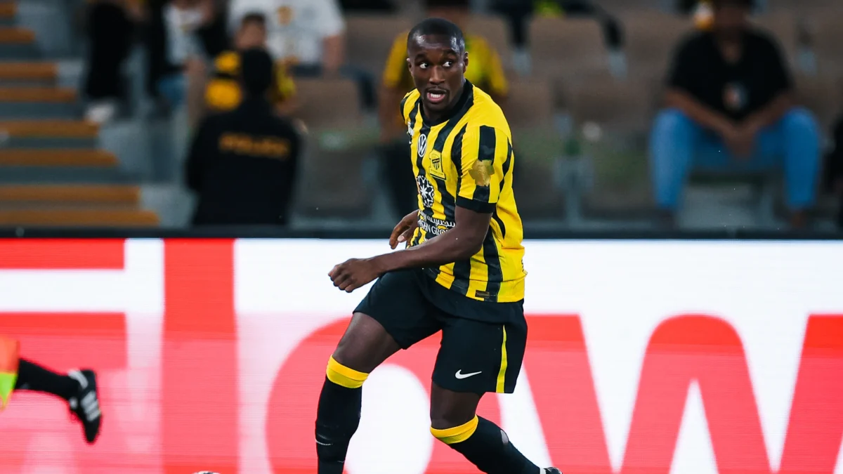 خلاف مالي يعطل انتقال موسى ديابي إلى ليفركوزن
