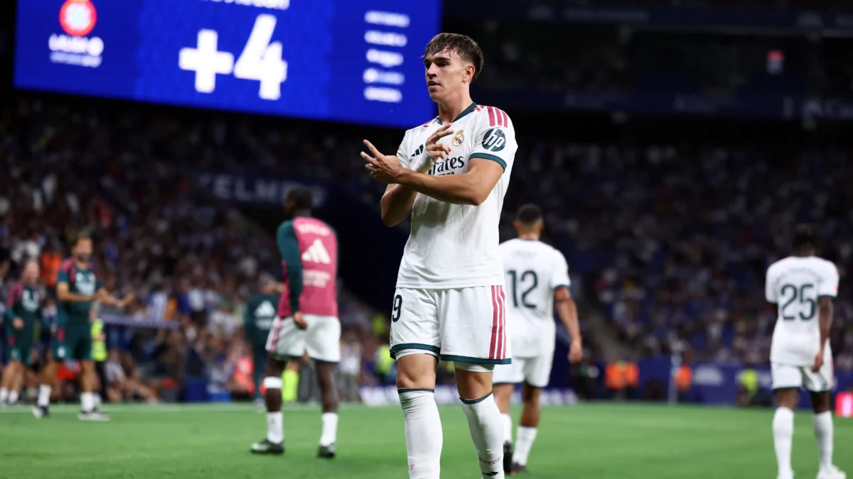 رسميًا ريال مدريد يقدّم مهاجمه الجديد كارلوس إسبّي