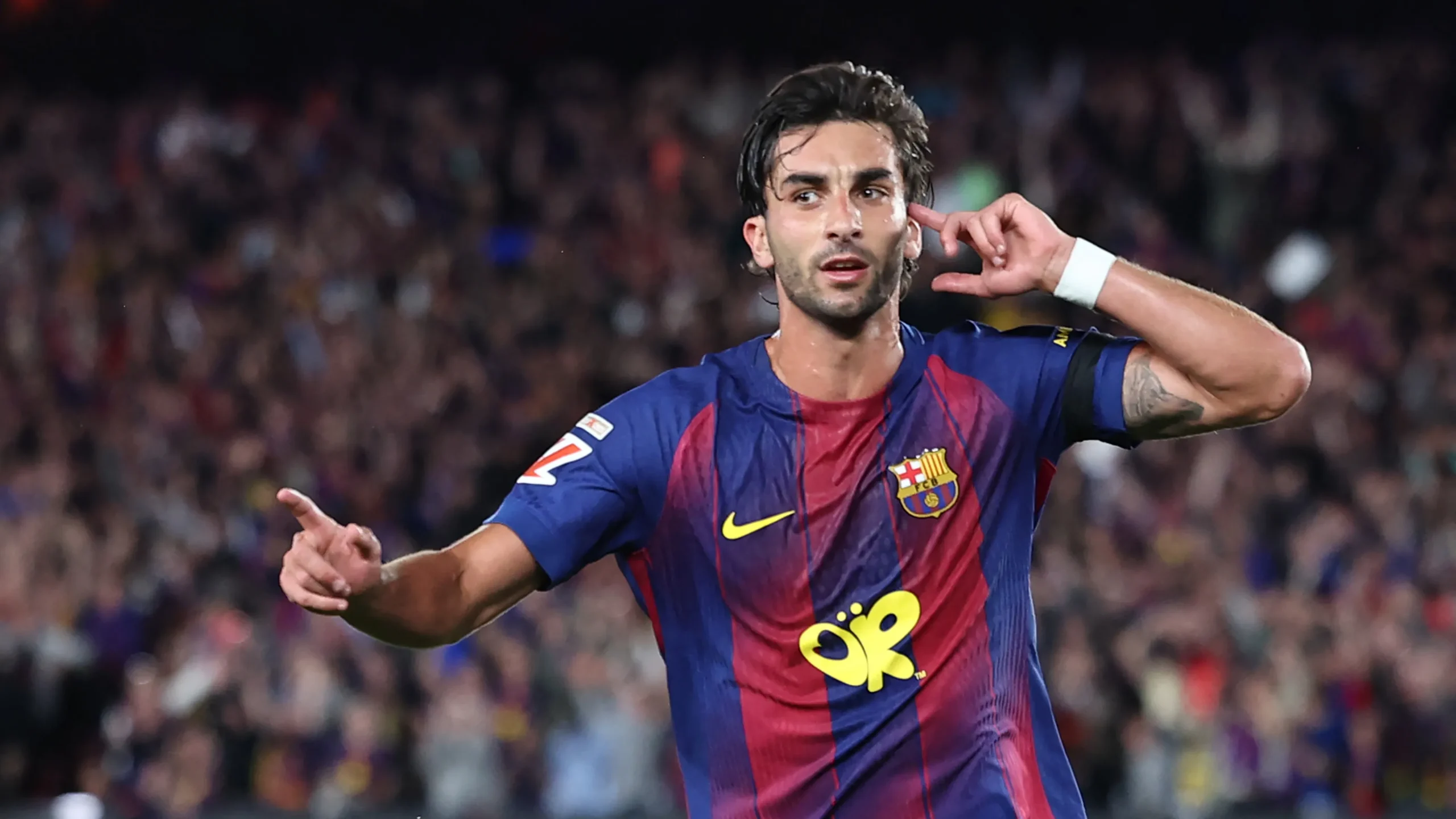 برشلونة يعلن رسميًا انتقال توريس إلى سان جيرمان