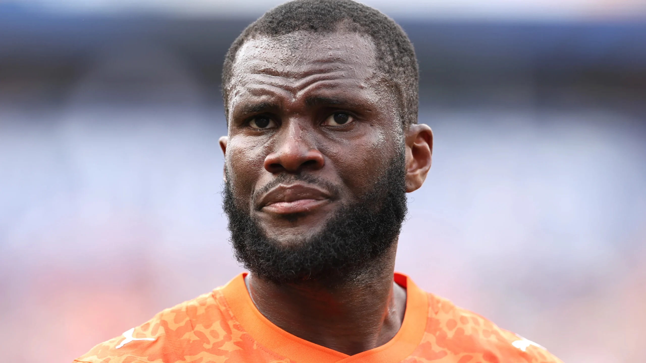 رسميًا.. فرانك كيسي يعود إلى الدوري الإيطالي