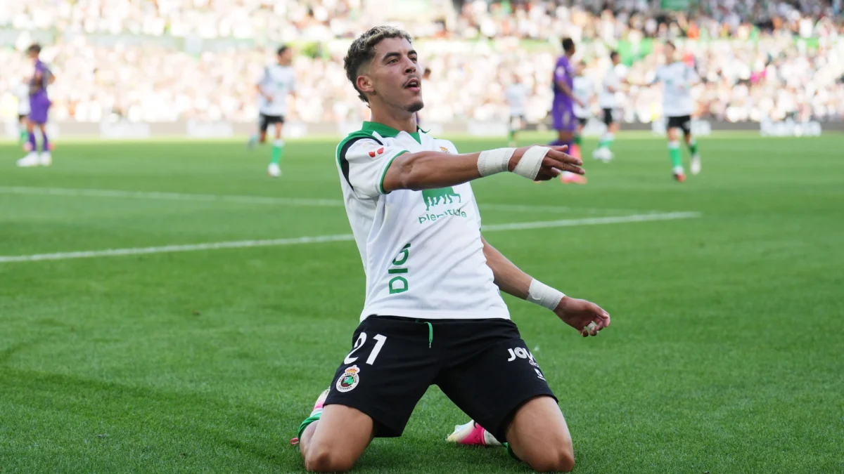 نجم المغرب يتوهج بثلاثية رائعة في الليجا
