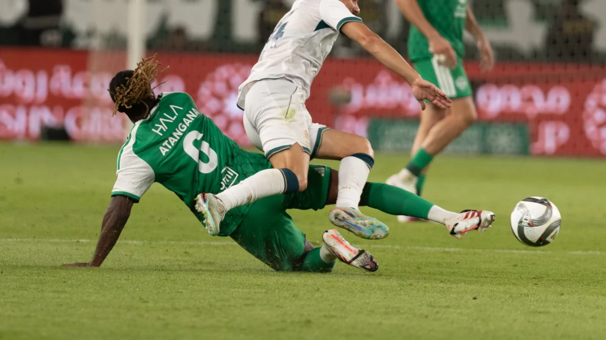 الأهلي يحقق فوزًا صعبًا في دوري روشن