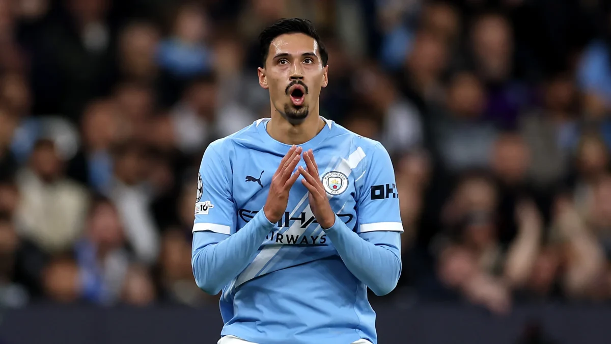 هل يشارك رايندرز مع القادسية أمام الاتحاد؟