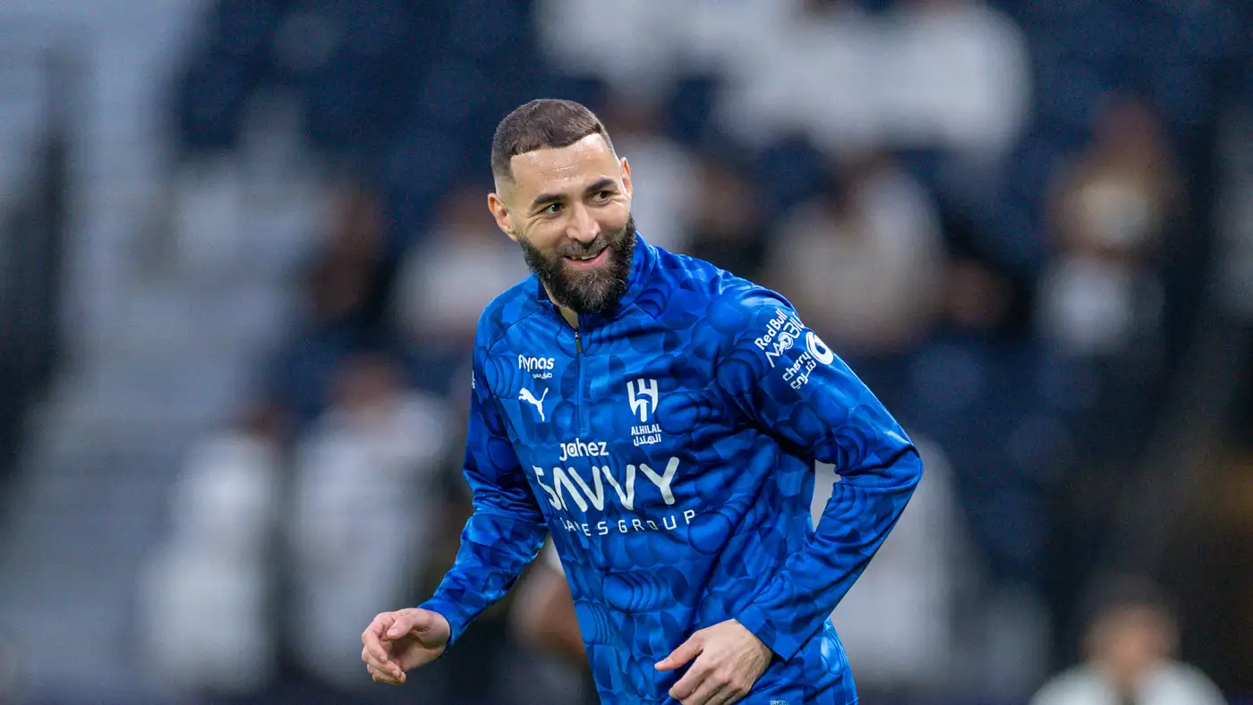 بنزيما يدرس الاعتزال بعد اقتراب رحيله عن الهلال