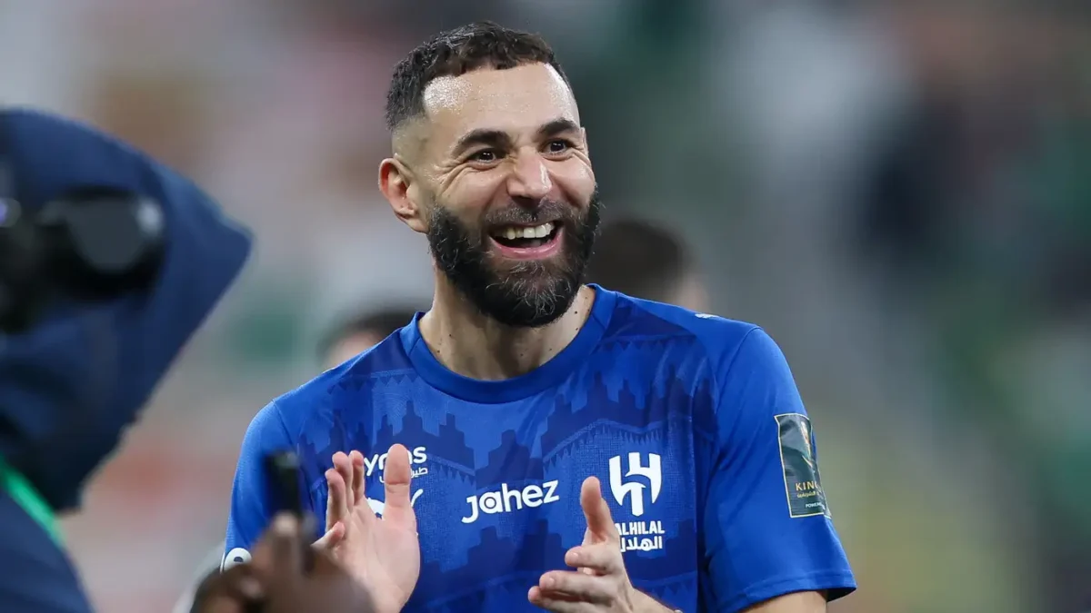 بنزيما يرفض الشباب ويتمسك بشروطه مع الهلال