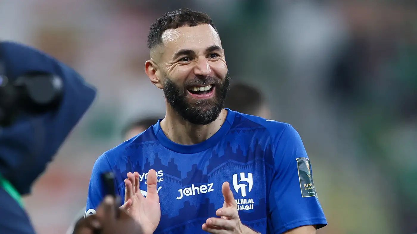 بنزيما يرفض الشباب ويتمسك بشروطه مع الهلال