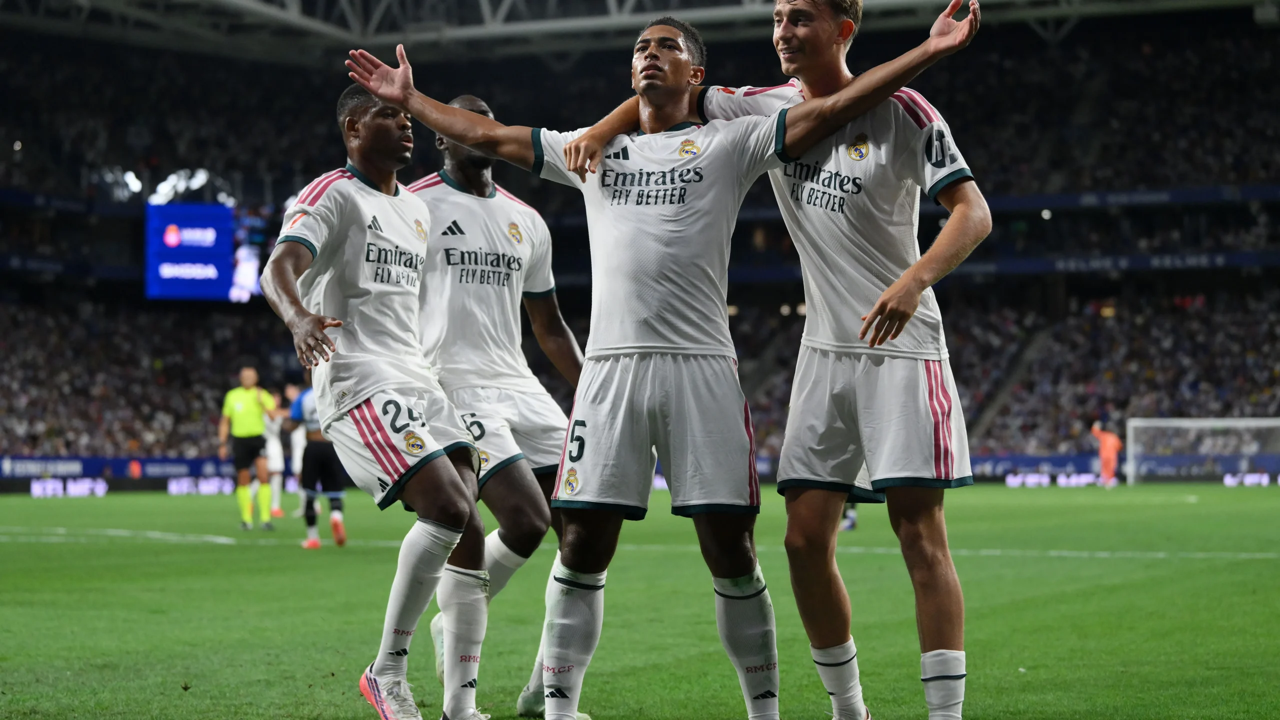 بيلينجهام يفتتح أهداف ريال مدريد في عصر مورينيو