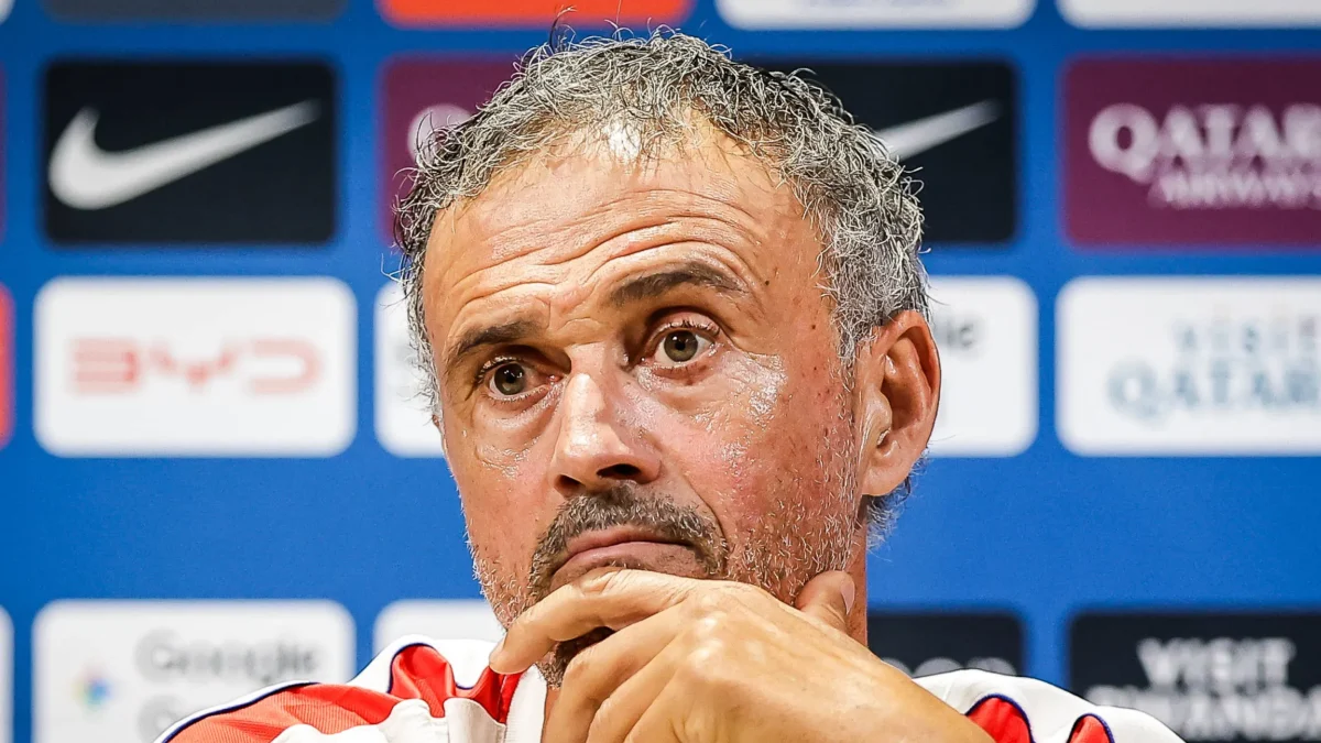 إنريكي يتجنب سؤالًا محرجًا بعد السوبر
