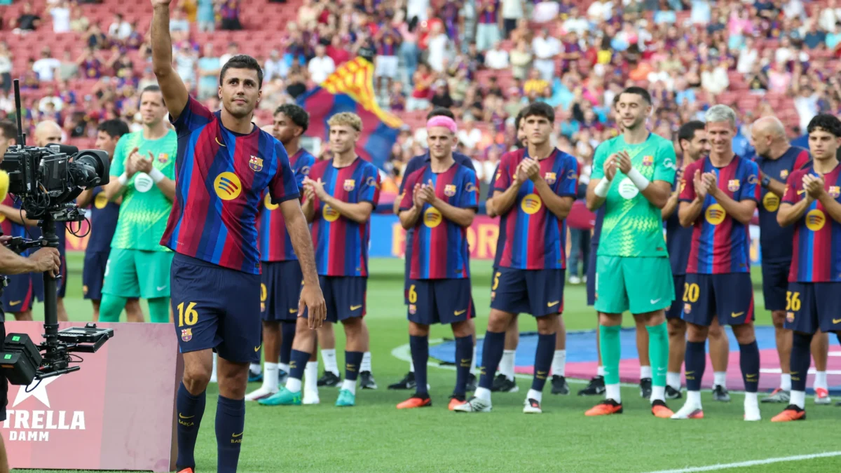 رسميًا.. برشلونة يقدم وافده الجديد رودري بحضور إدارة الأهلي