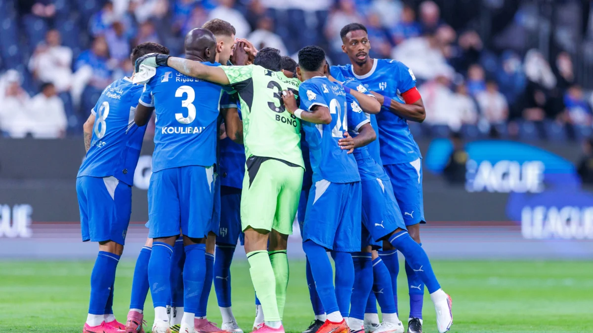 الهولندي داني ماكيلي يدير مباراة الهلال والفيحاء