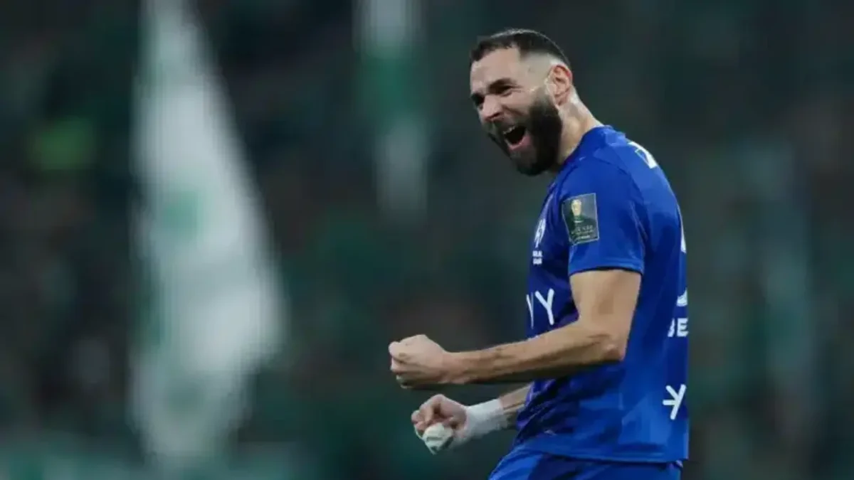 كريم بنزيما يحسم مصيره مع الهلال السعودي