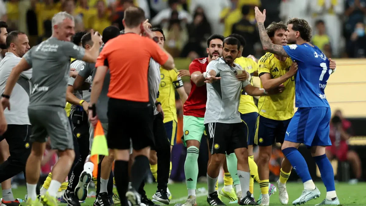 فرصة هلالية للانفراد بقمة دوري روشن