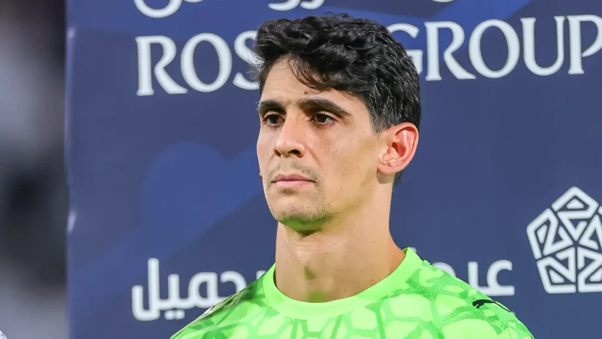 الدعيع يعلق على غياب ياسين بونو عن الهلال