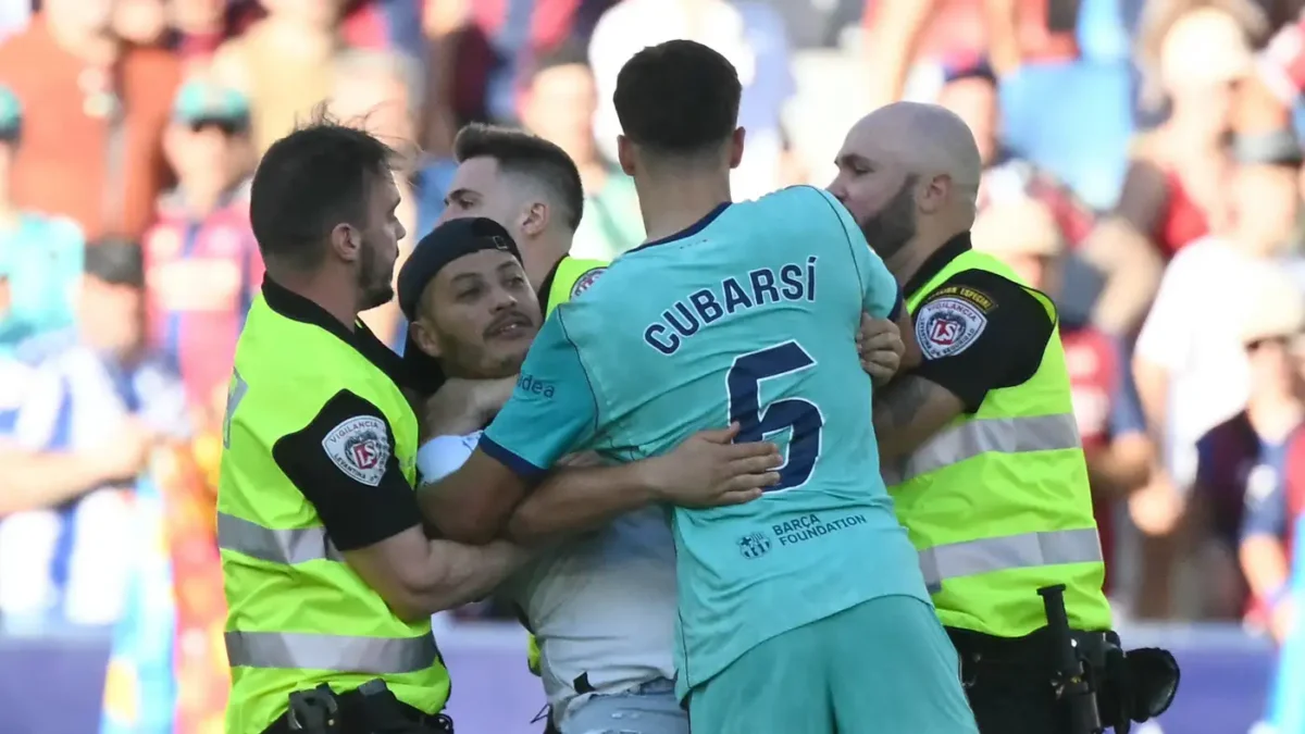 فزعة كوبارسي وتوتر مدرجات مباراة برشلونة وليفانتي