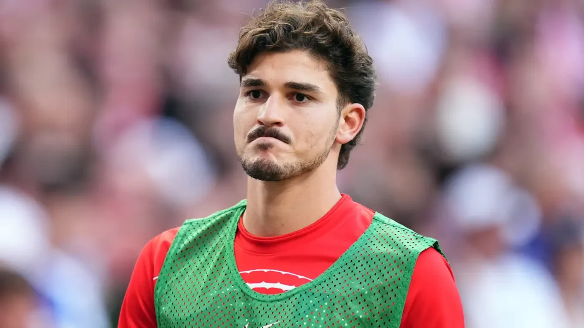 سيريزو يعلن إغلاق ملف انتقال ألفاريز لبرشلونة