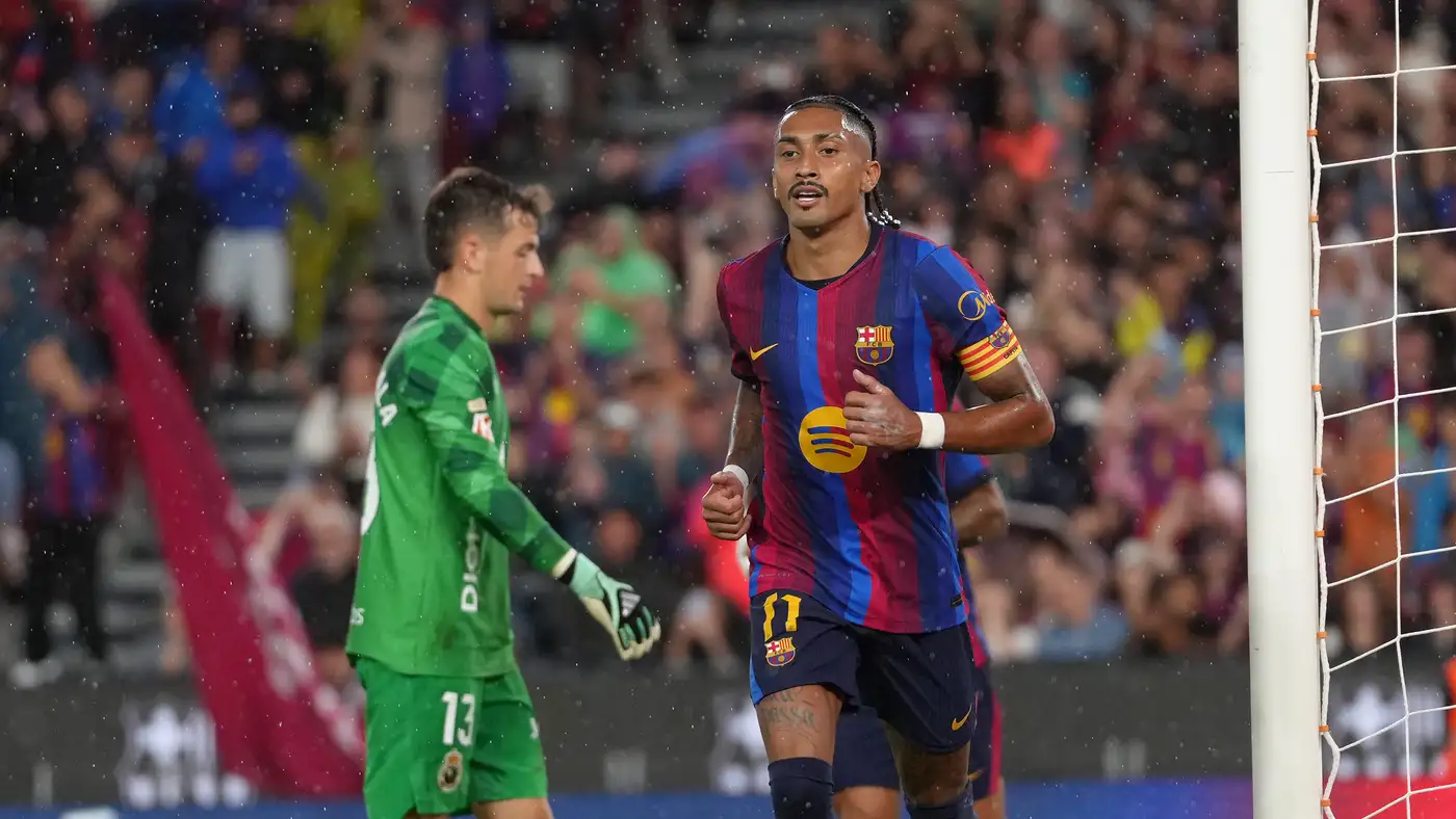 رافينيا يعادل رقم ميسي التاريخي مع برشلونة