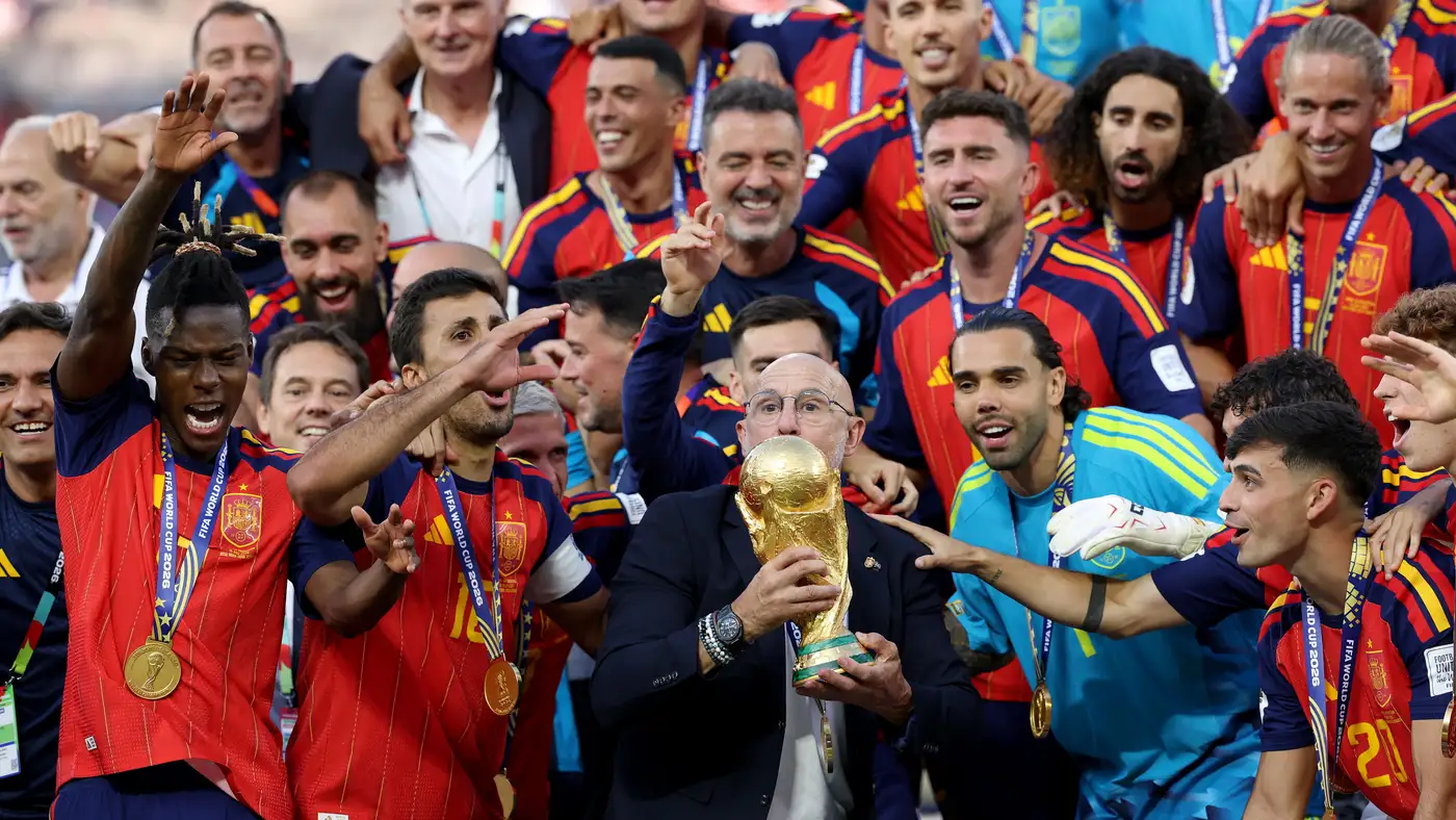رسمياً.. إسبانيا تجدد عقد لويس دي لا فوينتي حتى 2032