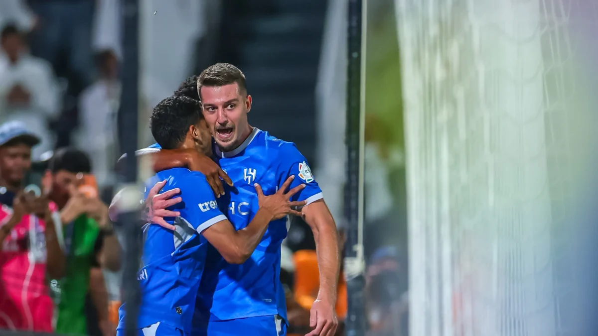 الهلال يحطم رقمه القياسي ويقترب من إنجاز الأهلي