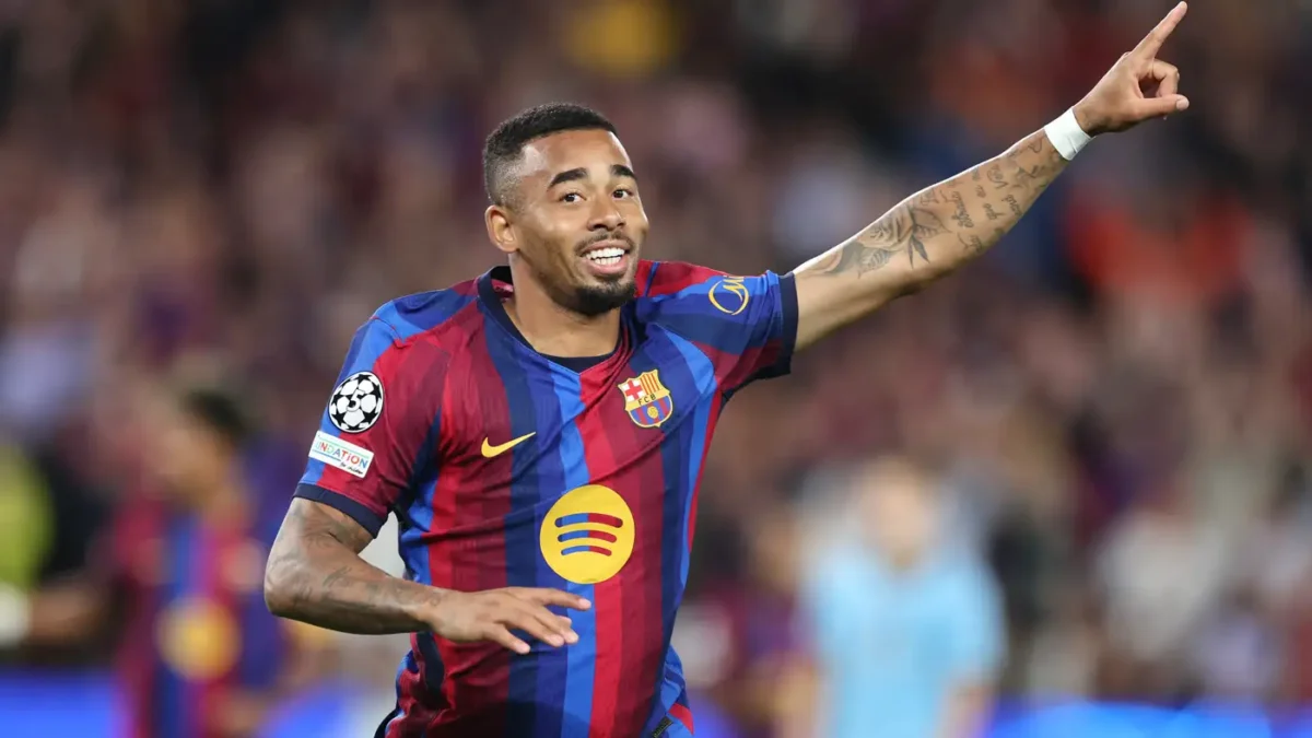 جيسوس يتطلع لدور حاسم مع برشلونة ويشيد برافينيا