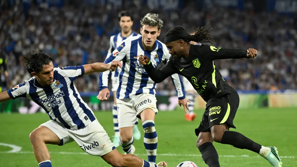 اتلتيكو مدريد يكتسح سوسييداد ويقتحم المربع الذهبي