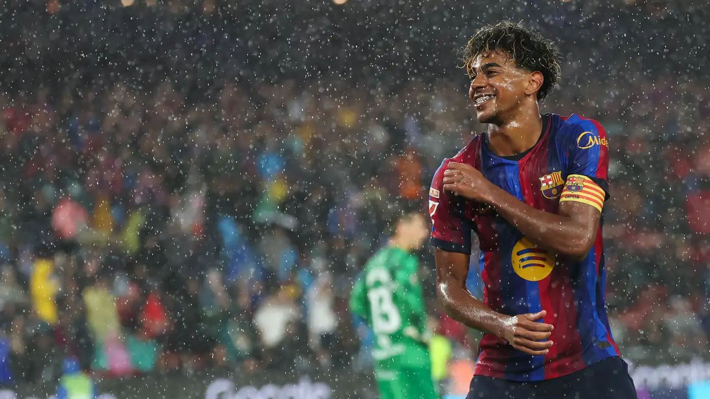 لاعب ليفربول يفضل يامال على مبابي في الكرة الذهبية