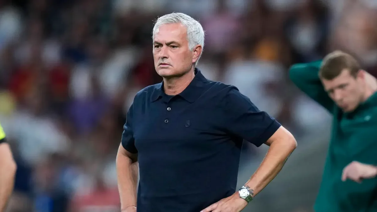 مورينيو يدافع عن فينيسيوس ويعترف بثغرة ريال مدريد