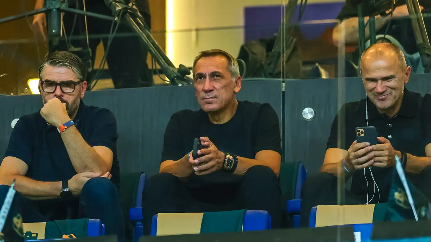 دونيس يفاجئ رباعي الهلال في افتتاح خليجي 27