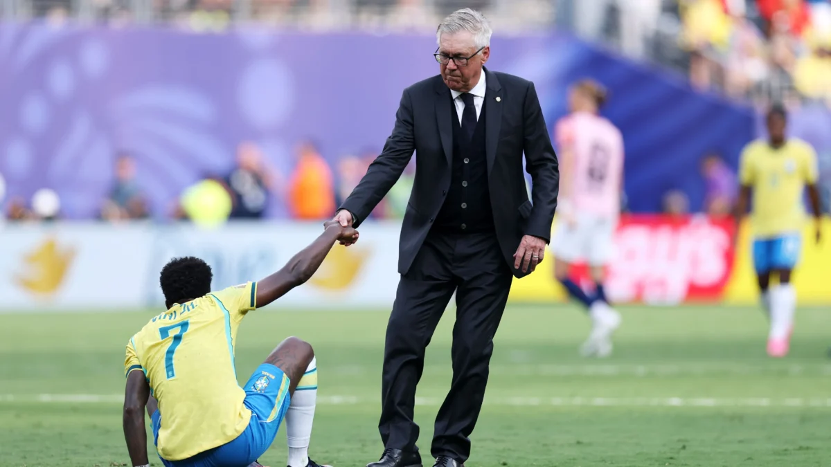 أنشيلوتي يدعم فينيسيوس ويكشف خططه مع البرازيل
