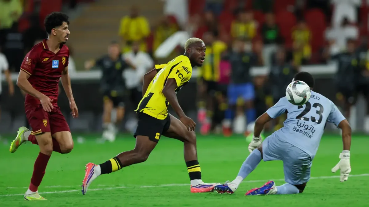 إلينيخينا يقود هجوم الاتحاد بثنائية في شباك النصر