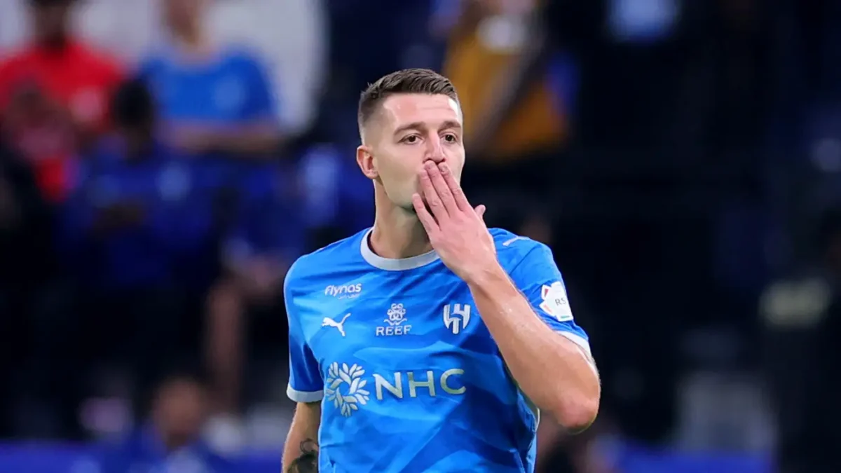 سافيتش يكتب تاريخًا جديدًا مع الهلال أمام الشباب