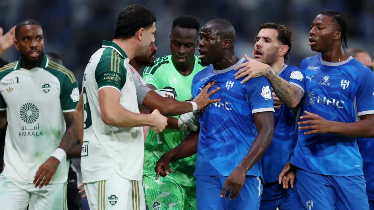 لعنة الإصابات تضرب دفاع الهلال في كلاسيكو الأهلي