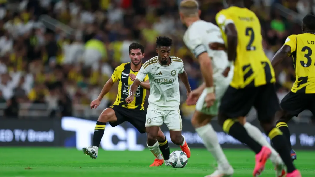 الهريفي يصدم جماهير النصر بترشيح الهلال للقب الدوري