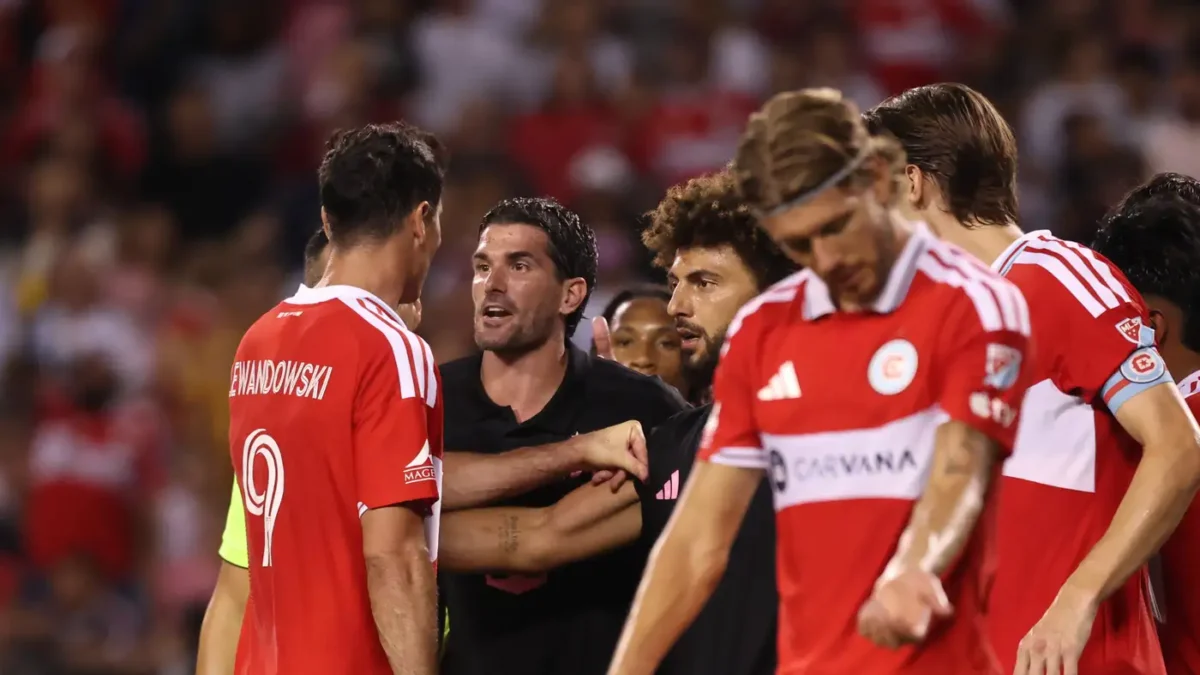 مشادة بين دي بول وليفاندوفسكي في الدوري الأمريكي