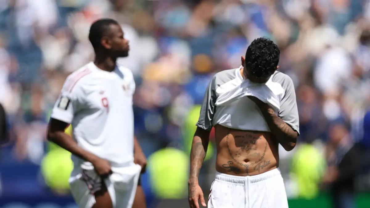 كيف أنقذ الفيفا منتخب قطر بخليجي 27؟