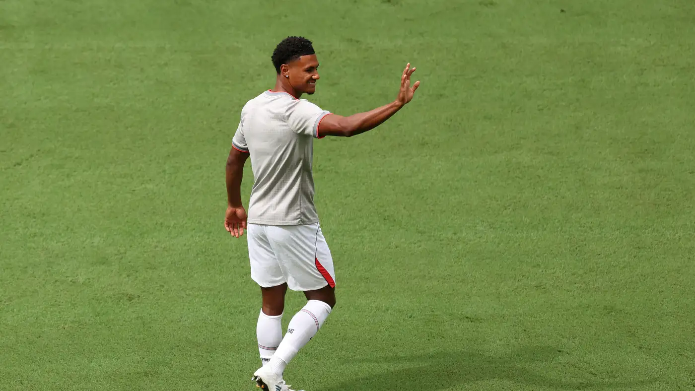 موقف أولي واتكينز من كلاسيكو الهلال والأهلي