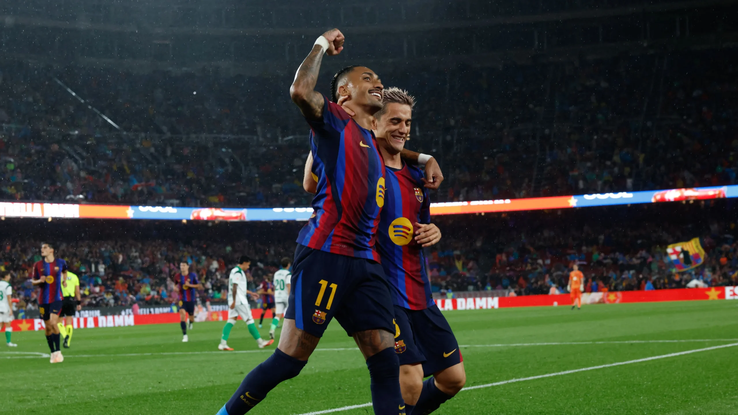 برشلونة فليك يهدد رقم مورينيو القياسي