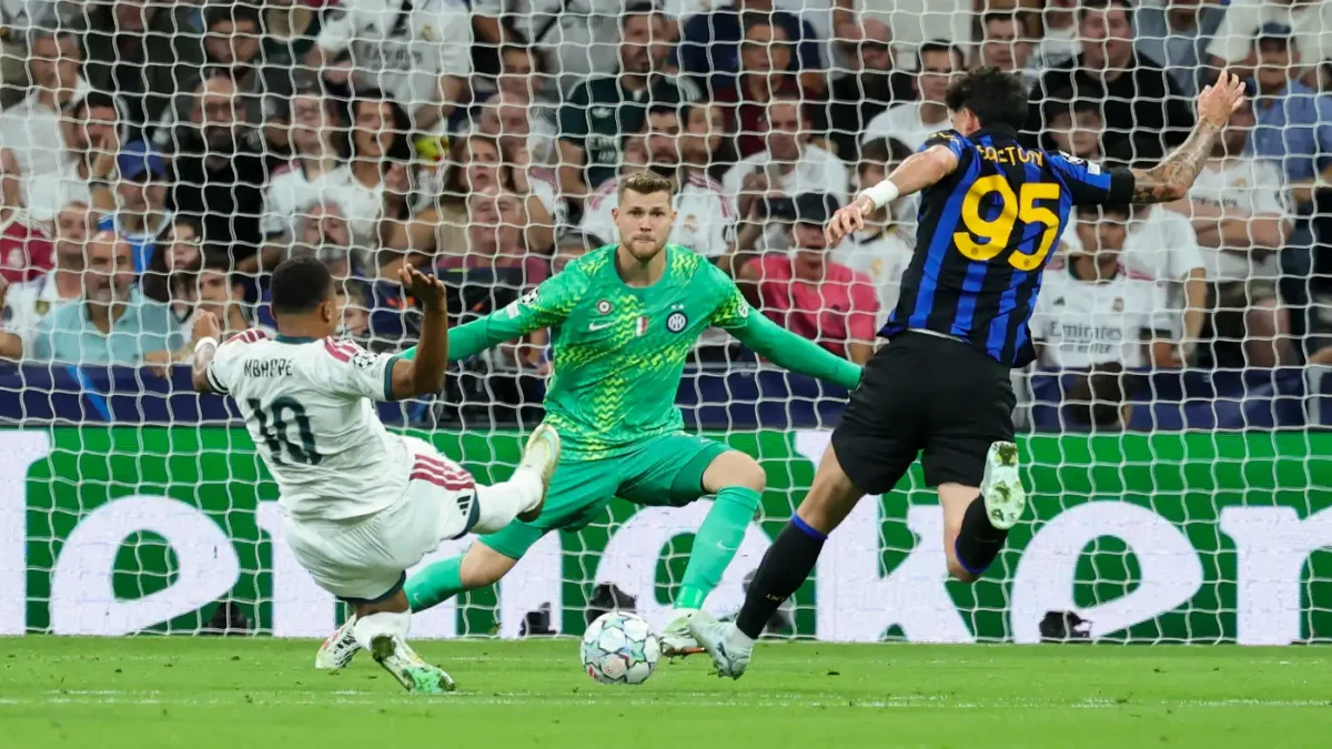 خطأ حارس إنتر يستعيد ذكريات كاريوس ودوناروما أمام ريال مدريد