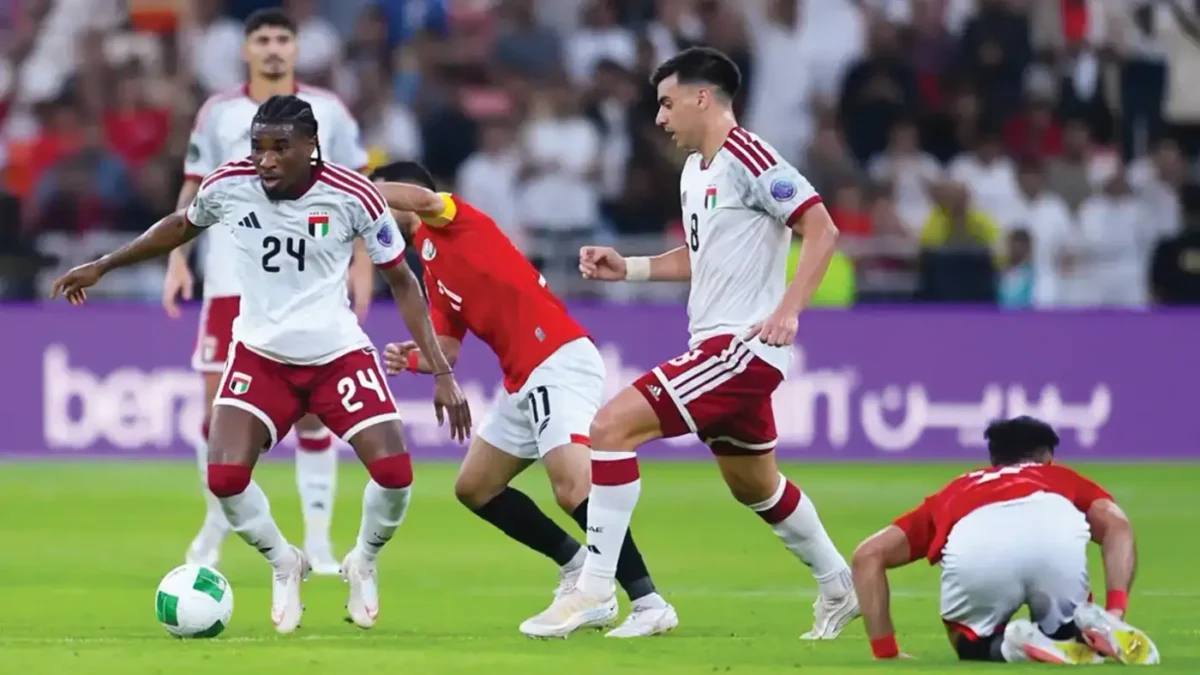 الإمارات تعبر إلى نصف نهائي خليجي 27 بثلاثية في البحرين