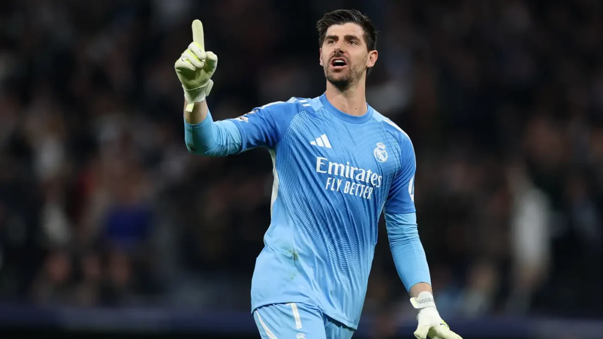 كيف خسر ريال مدريد بديل كورتوا لصالح ليفربول؟