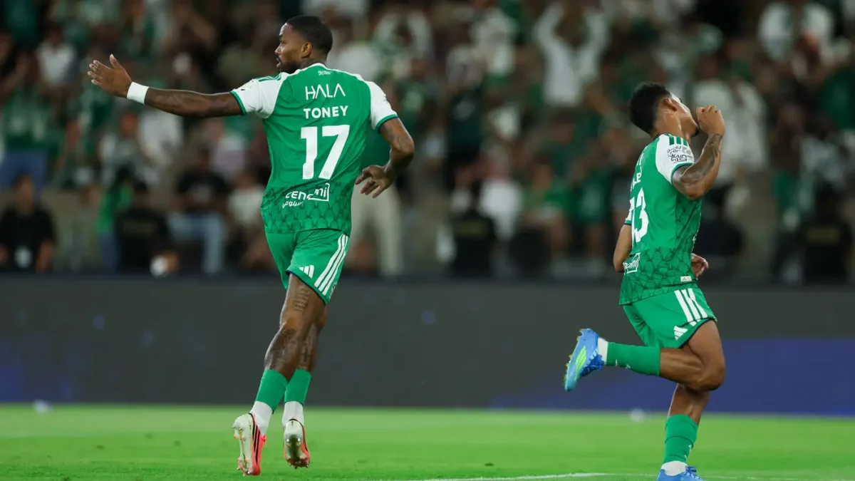 ظهير الأهلي يوضح كواليس مشادته مع إيفان توني