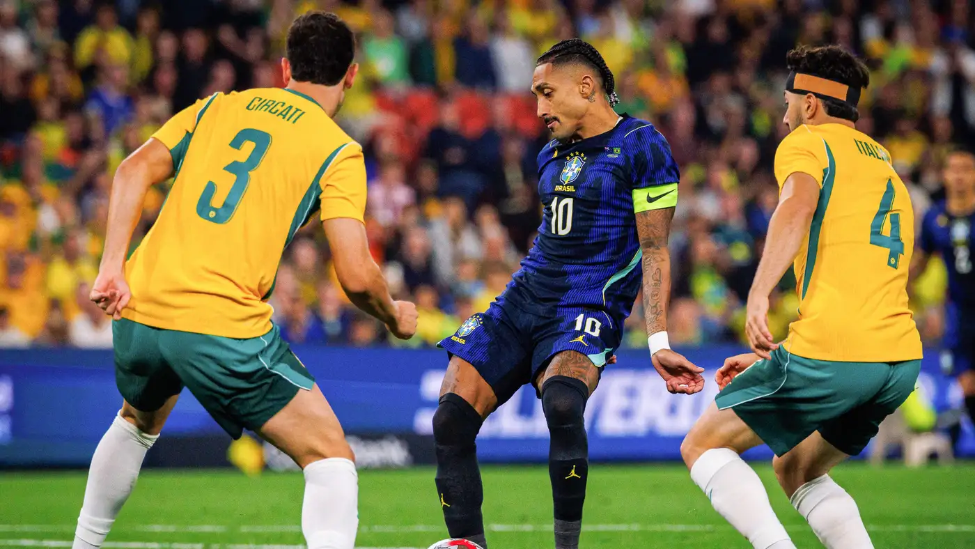 موقف رافينيا من الكلاسيكو بعد إصابته مع البرازيل