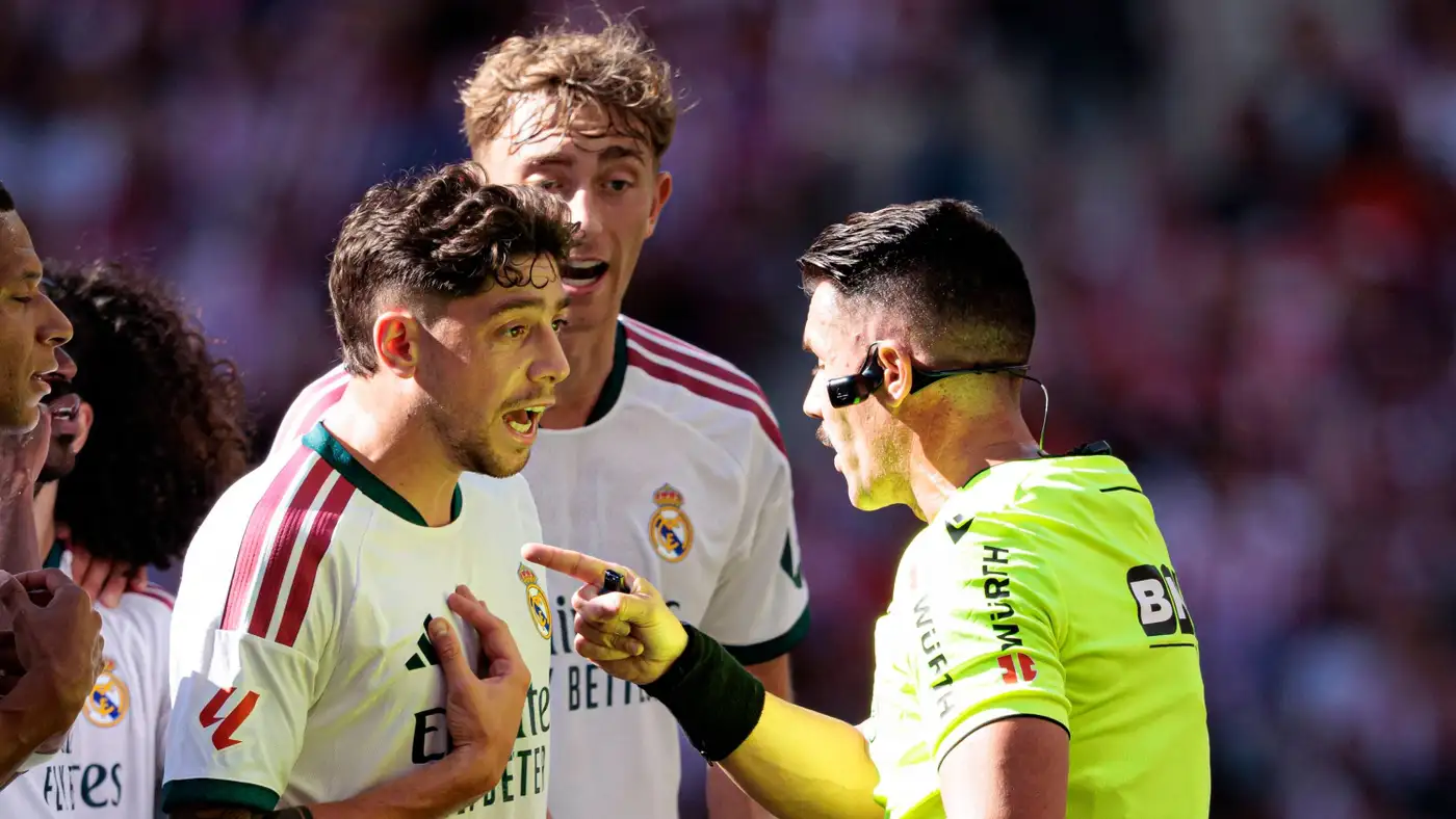عقوبة التجميد تهدد حكم ديربي مدريد